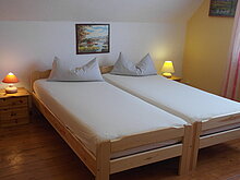 Schlafzimmer mit Doppelbett