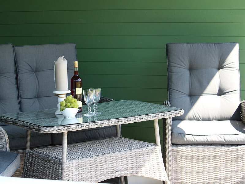 Terrasse mit gemütlicher Sitzgelegenheit