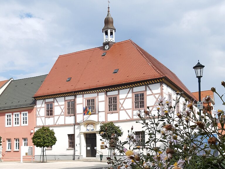 Blick vom Boulevard Richtung Rathaus
