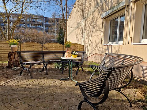 Lesegarten im Frühling