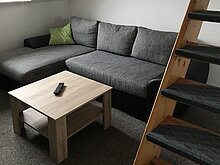 Couch mit Couchtisch