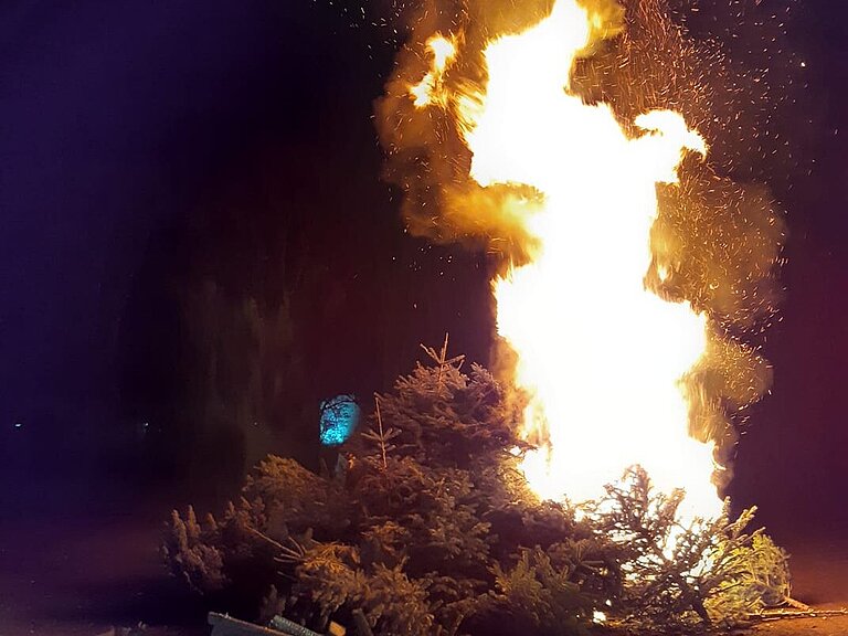 Weihnachtsbaumverbrennen