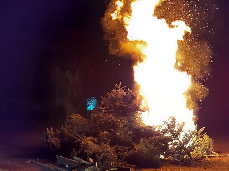 Weihnachtsbaumverbrennen