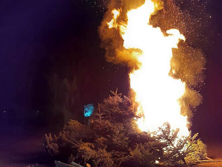 Weihnachtsbaumverbrennen