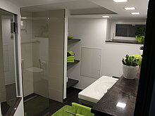 Bad mit Nasszelle und Toilette