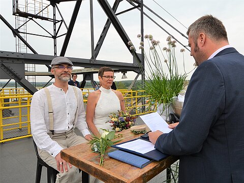 Trauungen sind auch auf dem Bagger möglich